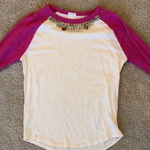 jewel embellished 3/4 sleeved pink jersey shirt